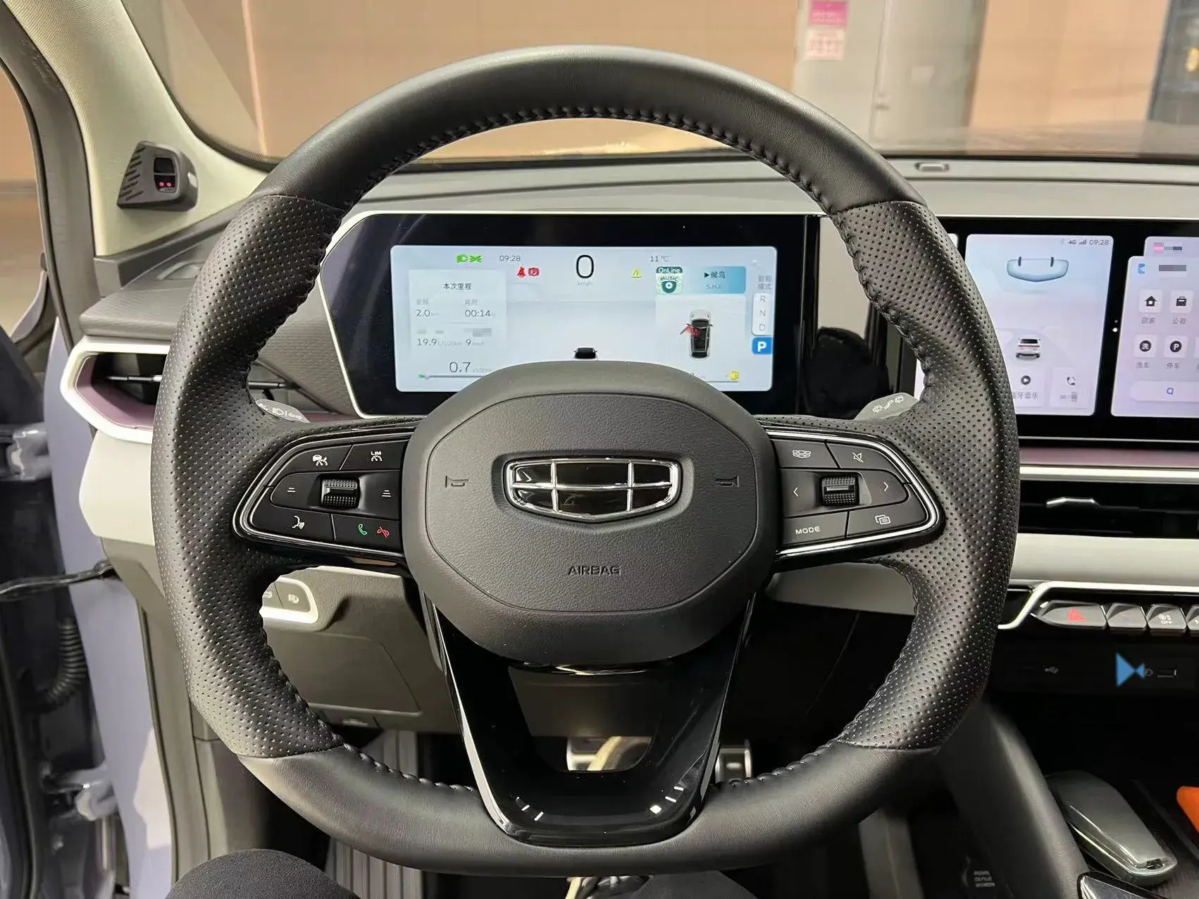 2022 GEELY COOLRAY thumbnail 4