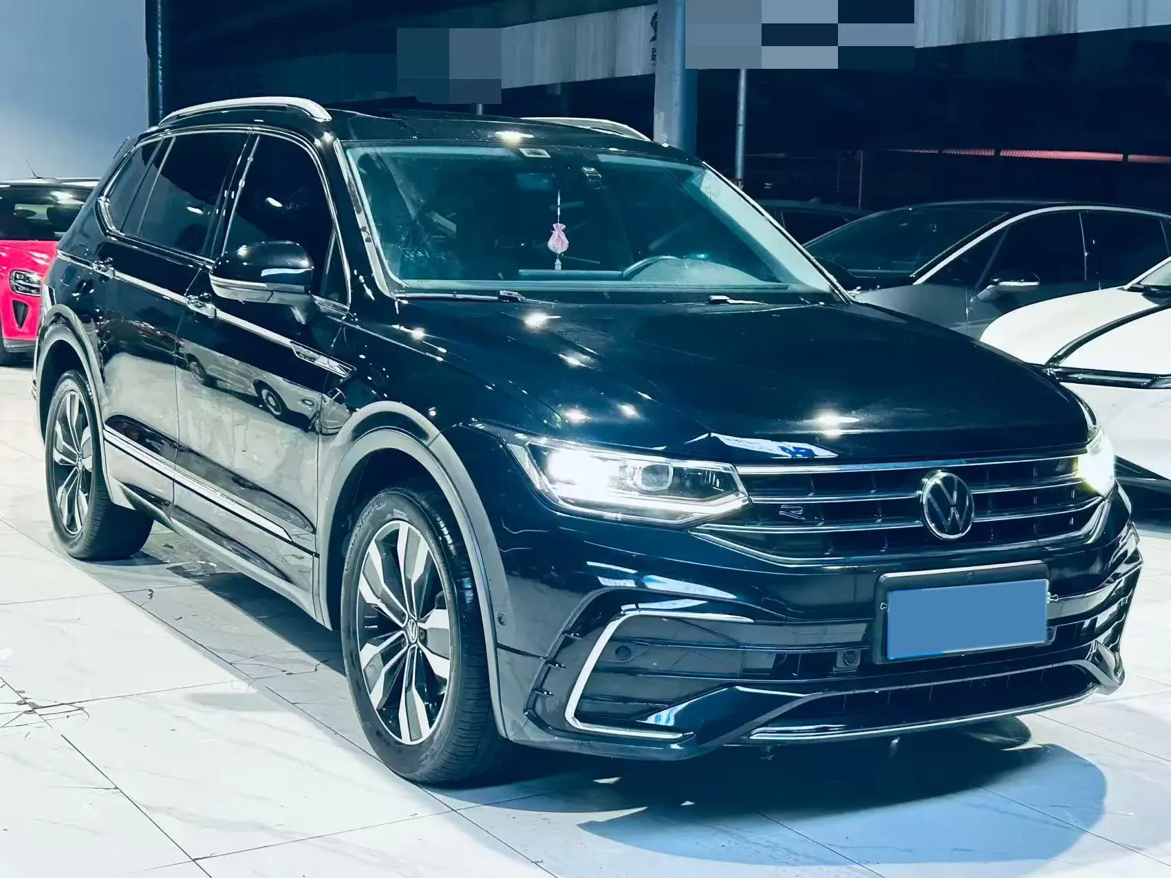 2023 VOLKSWAGEN TIGUAN thumbnail 2