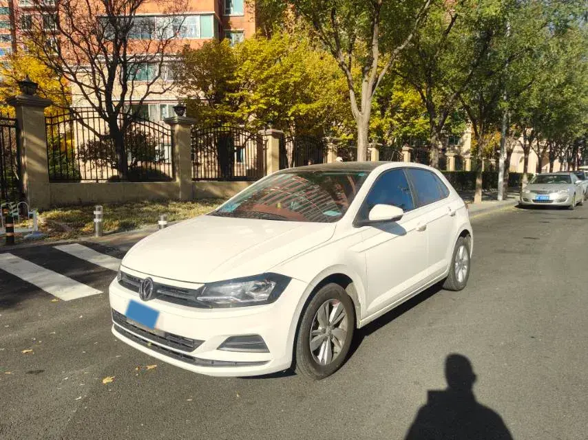 2019 VOLKSWAGEN POLO view 1