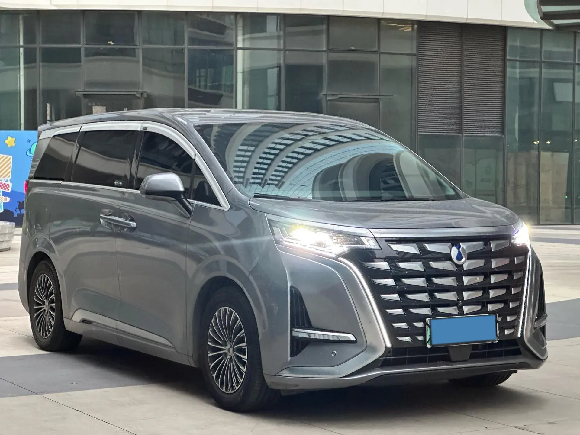 2022 DENZA D9 thumbnail 3