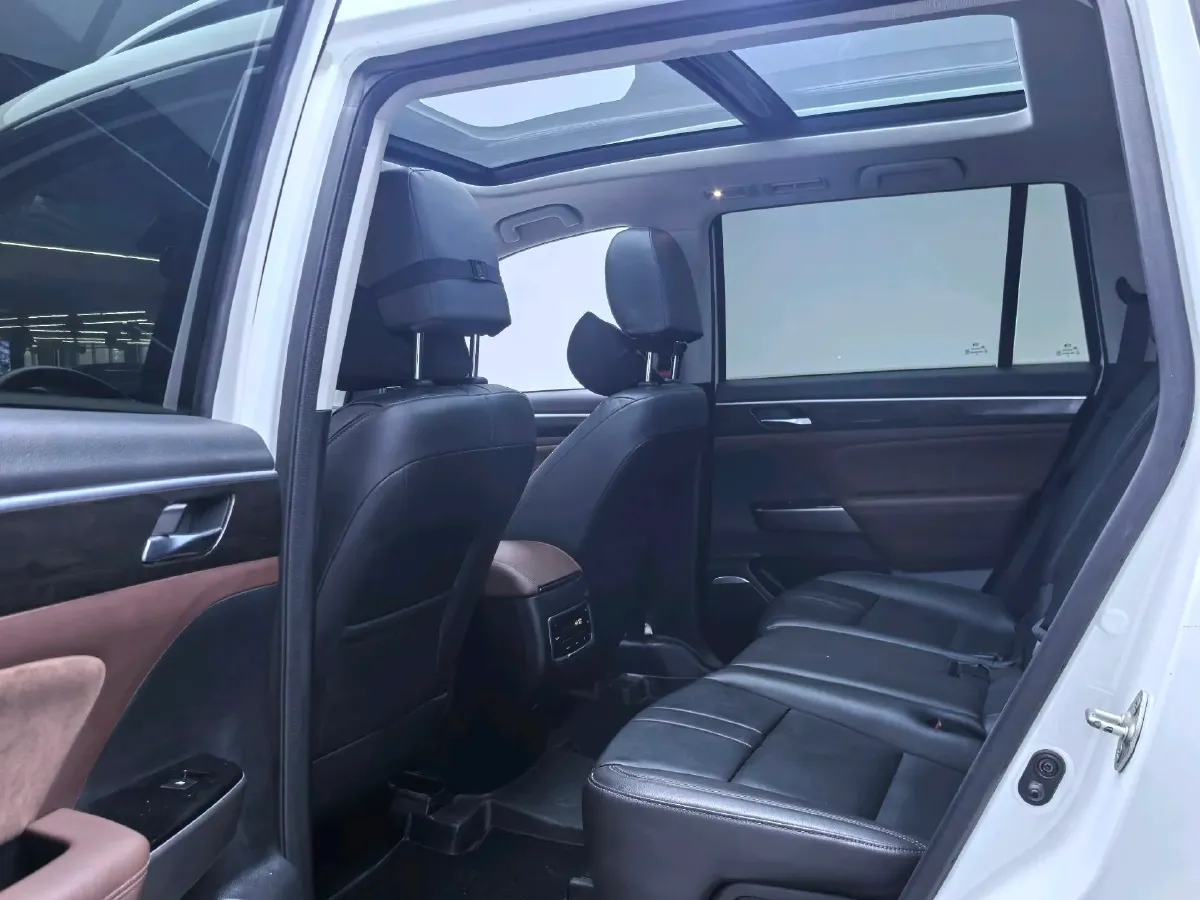 2017 GAC Trumpchi GS8 2.0T 201HP L4 6AT,autocango,china used car exporter,china ev exporter,chinese used car exporter,chinese used ev exporter