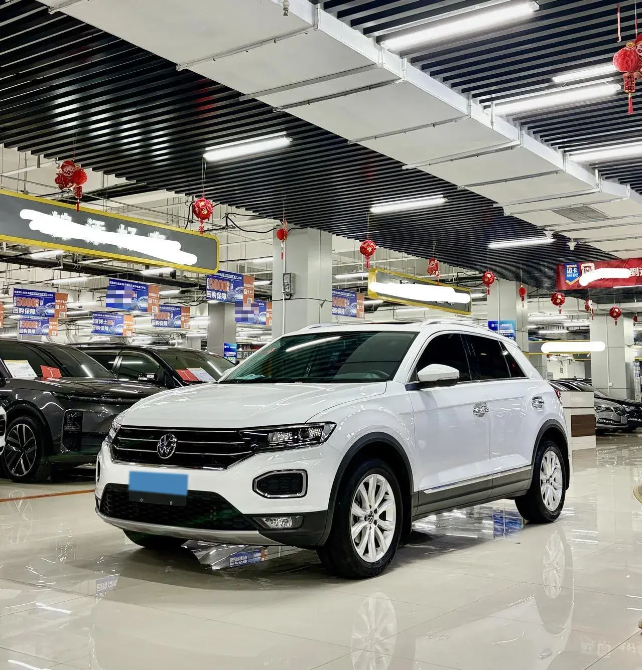 2022 VOLKSWAGEN T-ROC view 1