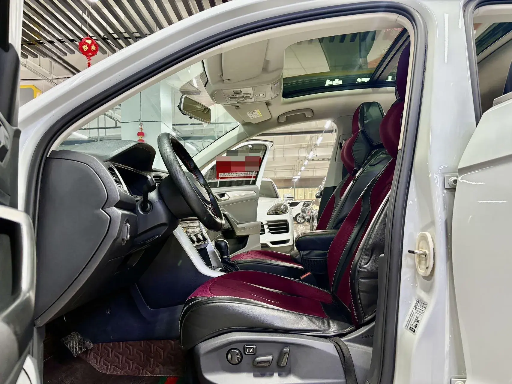 2022 VOLKSWAGEN T-ROC thumbnail 4