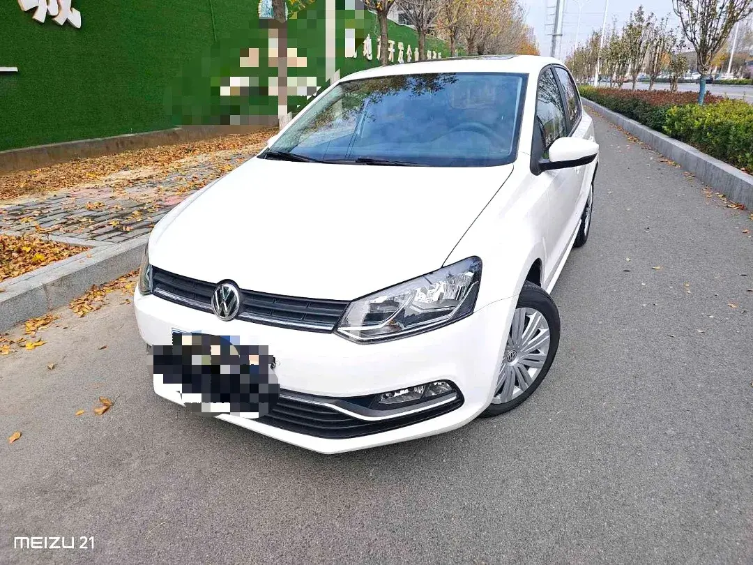 2016 VOLKSWAGEN POLO view 1