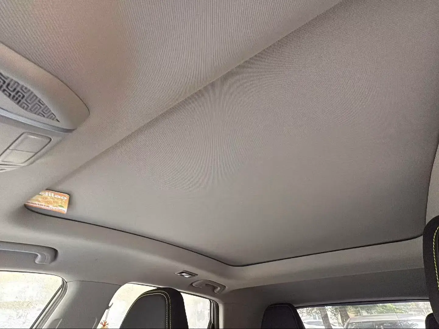 2022 GEELY COOLRAY thumbnail 2