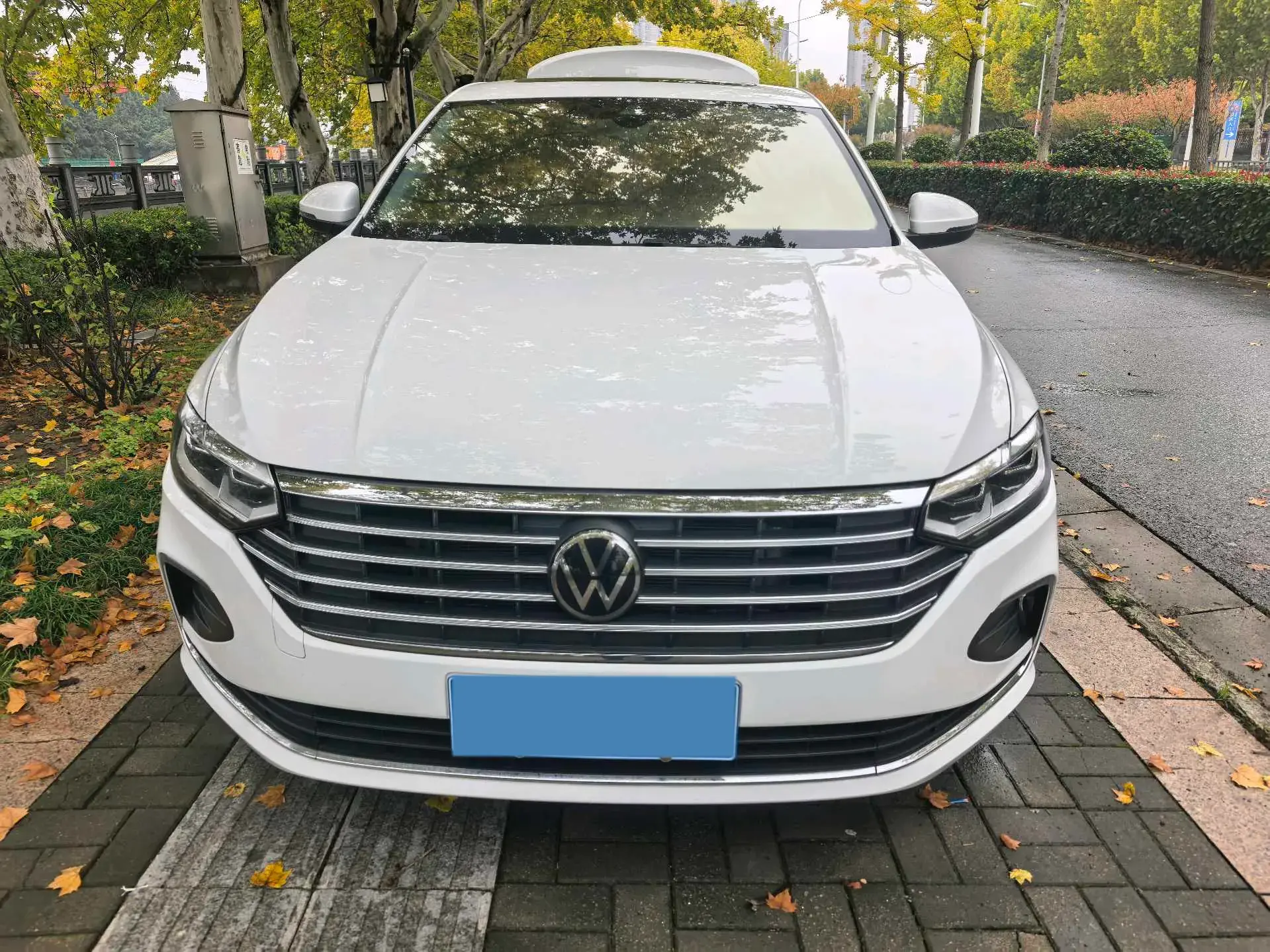 2023 VOLKSWAGEN LAVIDA thumbnail 2