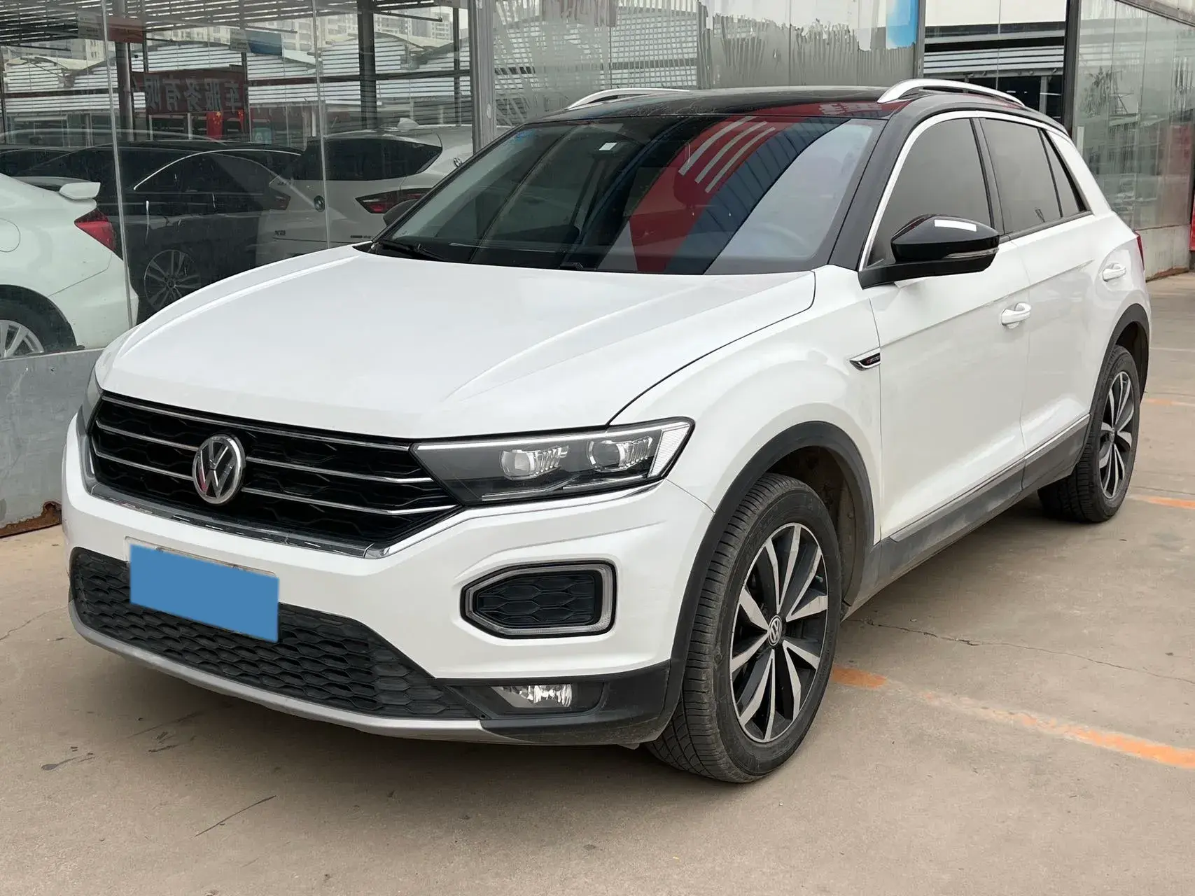2018 VOLKSWAGEN T-ROC view 1