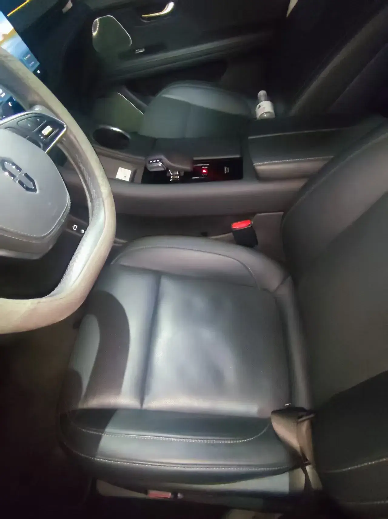 2022 AITO AITO thumbnail 3