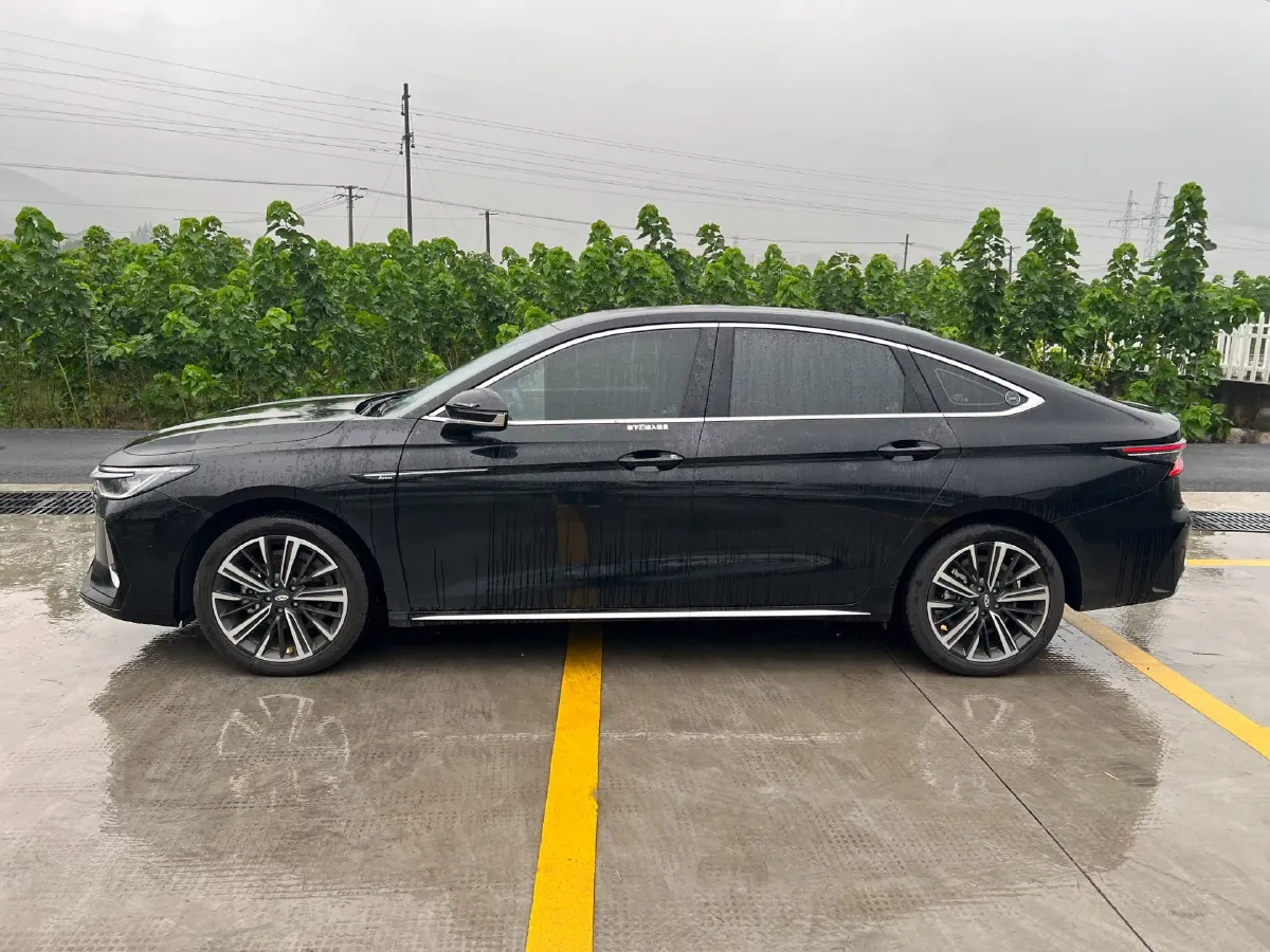 2025 Chery Arrizo 8 1.6T 197HP L4 7DCT,autocango,china used car exporter,china ev exporter,chinese used car exporter,chinese used ev exporter