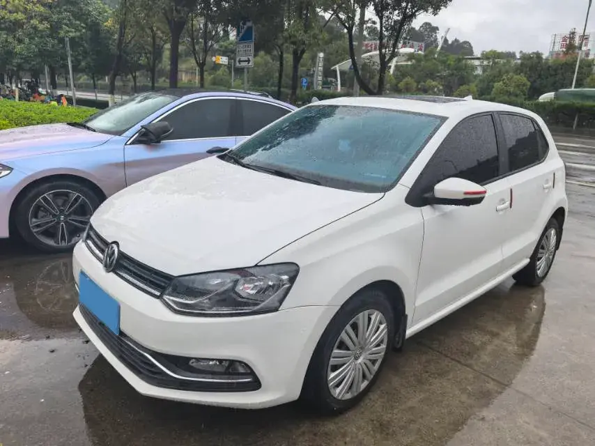 2018 VOLKSWAGEN POLO view 1
