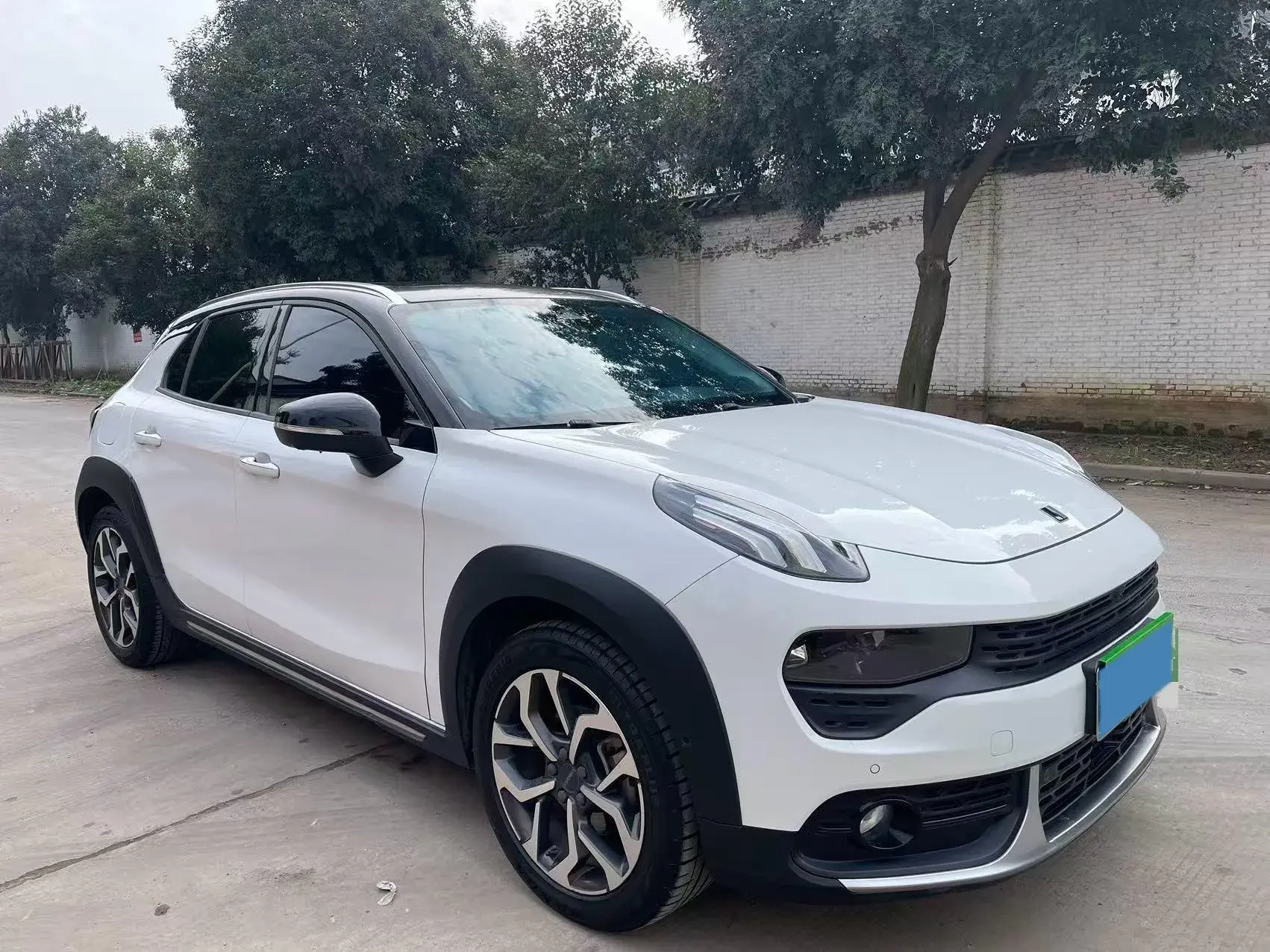 2018 LYNK&CO 02 thumbnail 3