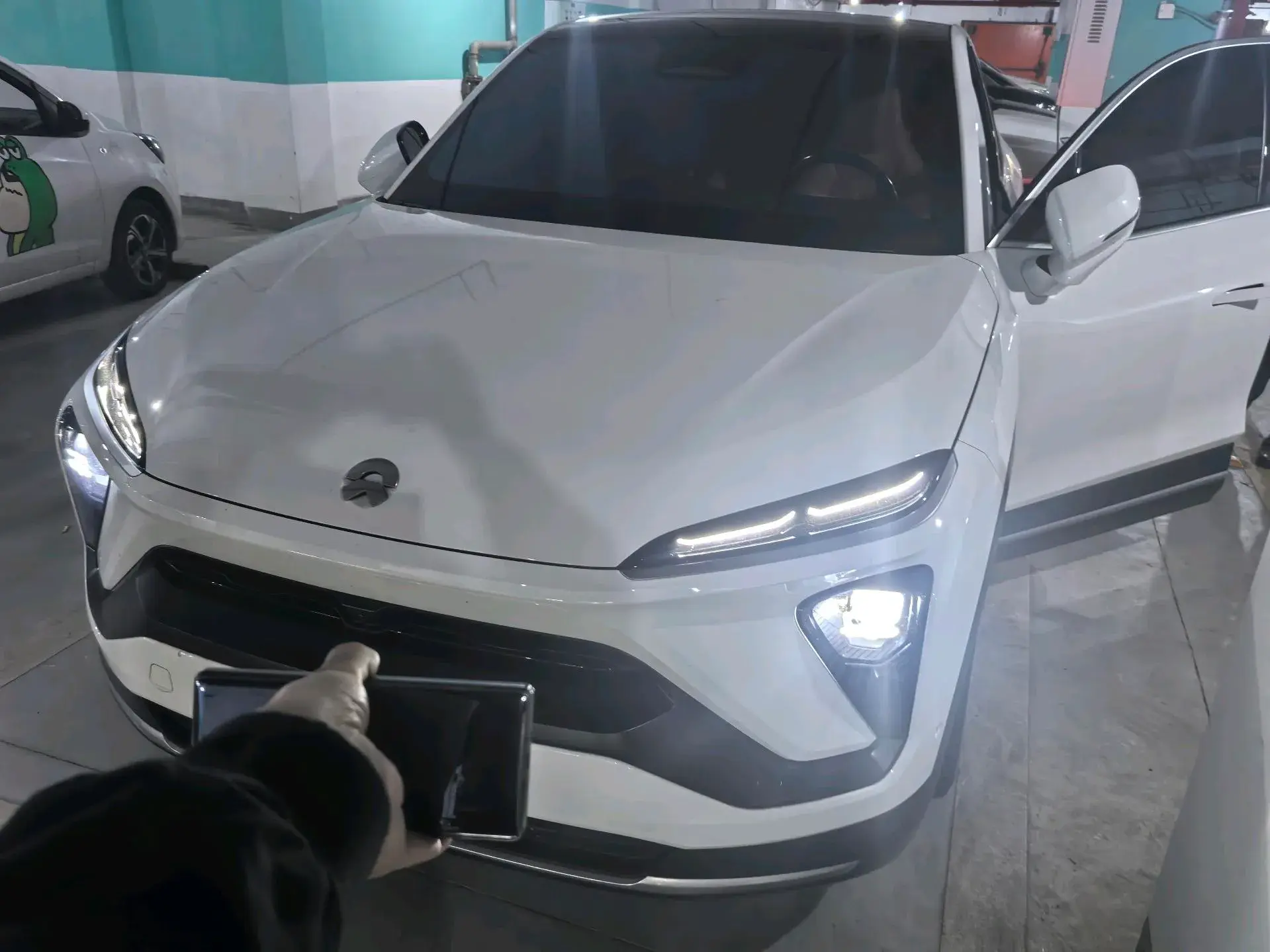 2020 NIO EC6 view 1