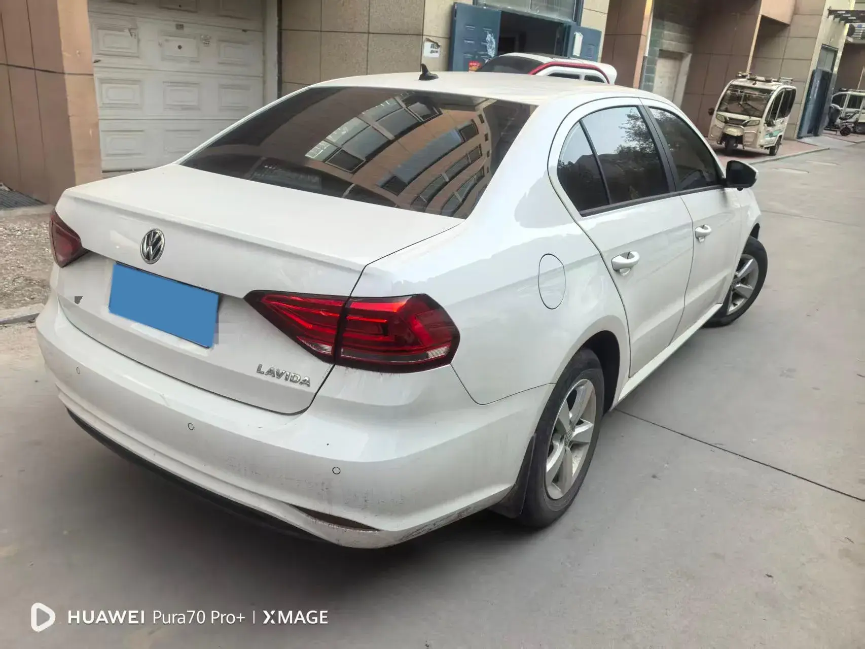 2019 VOLKSWAGEN LAVIDA thumbnail 4