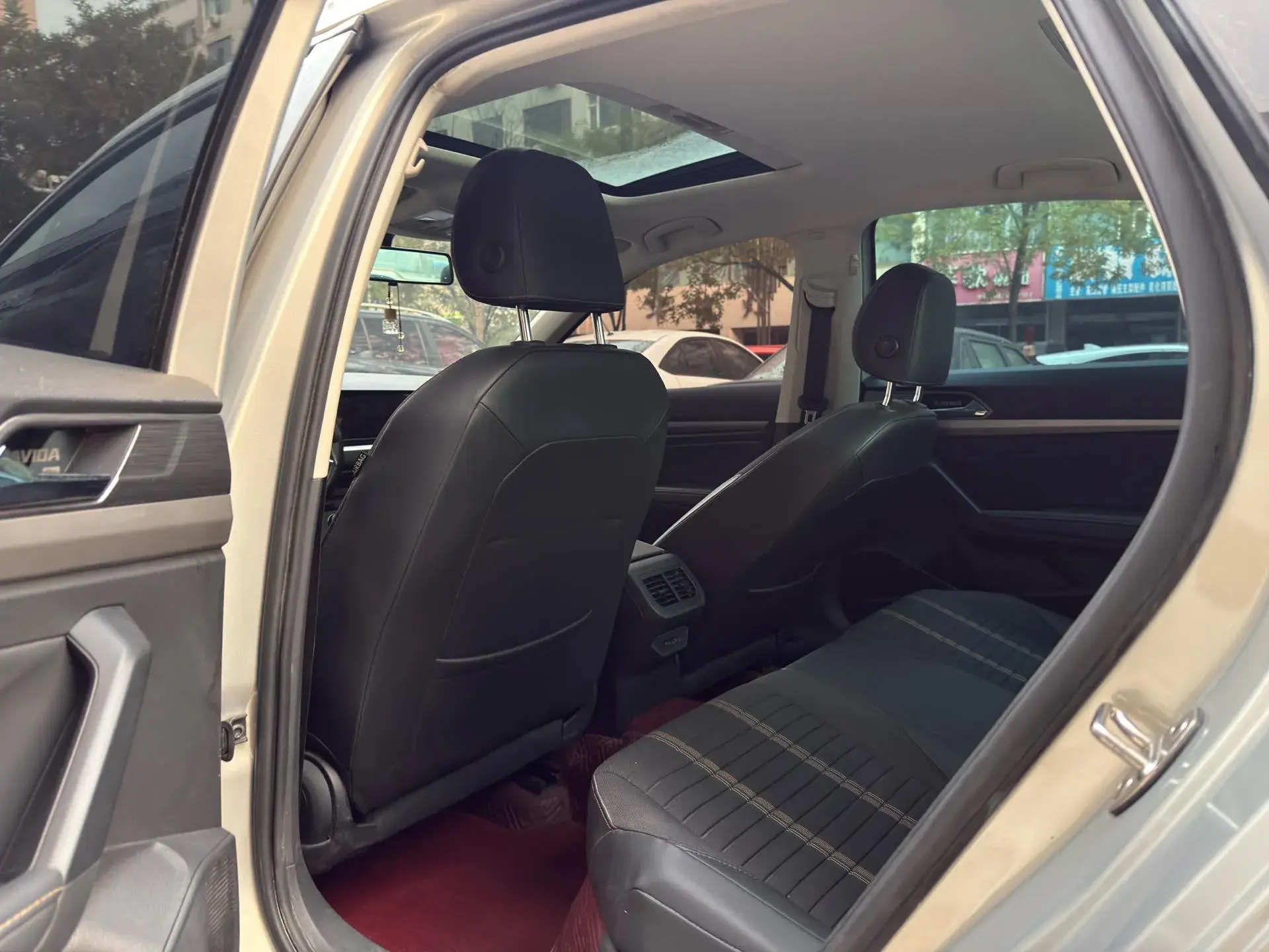 2021 VOLKSWAGEN LAVIDA thumbnail 3