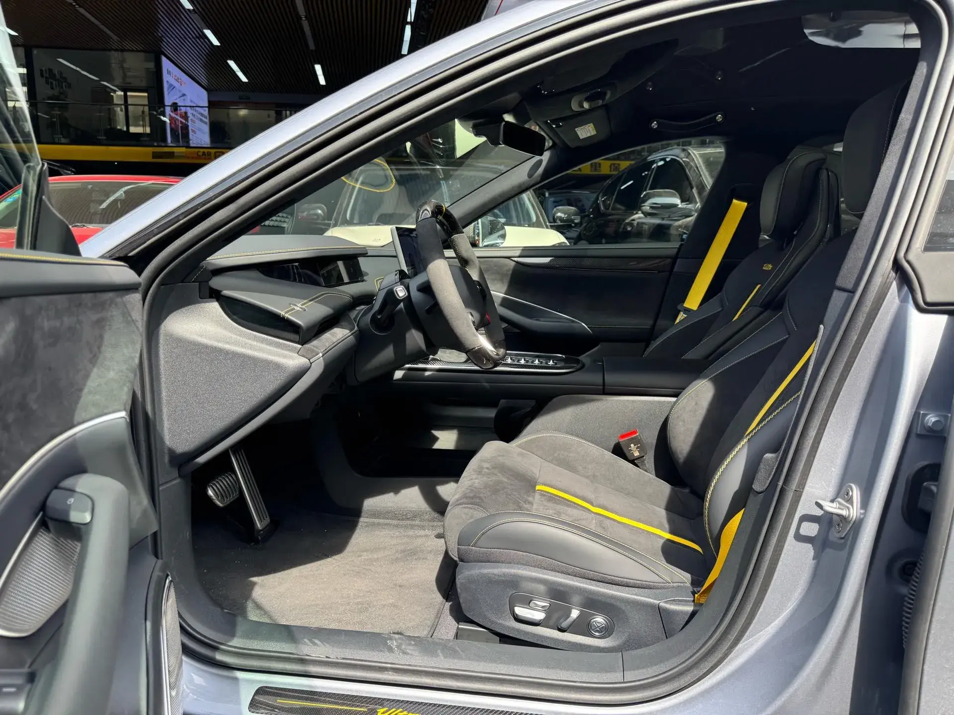 2025 MI SU7 thumbnail 4