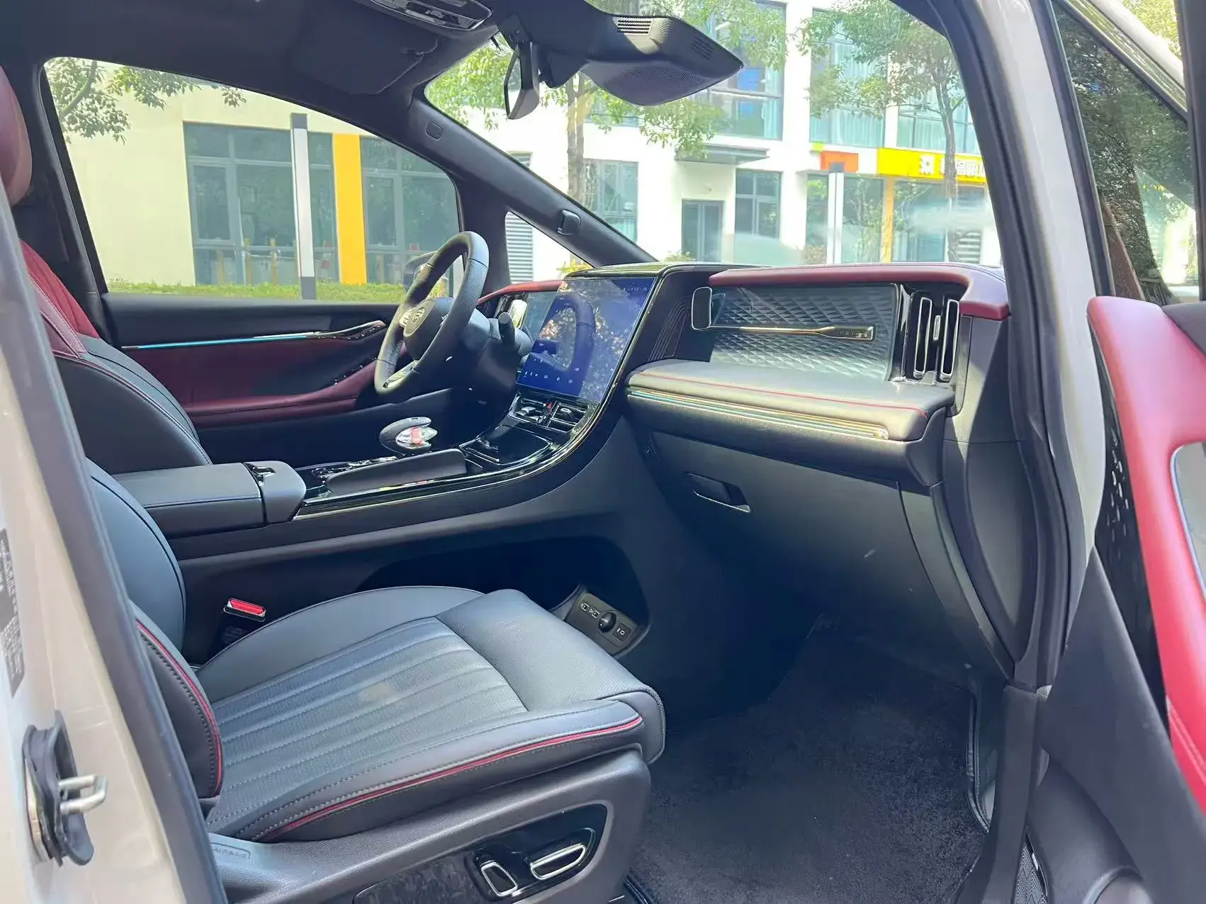 2023 GAC TRUMPCHI thumbnail 3