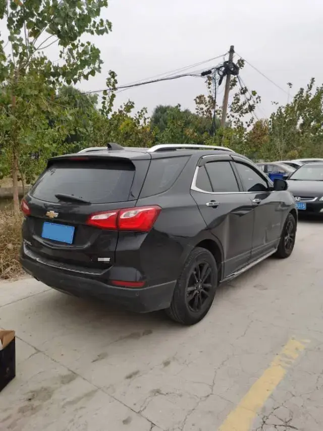 2018 CHEVROLET EQUINOX thumbnail 4