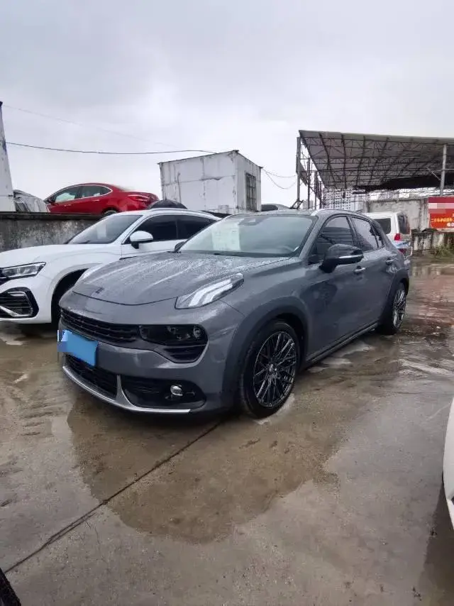 2018 LYNK&CO 02 view 1