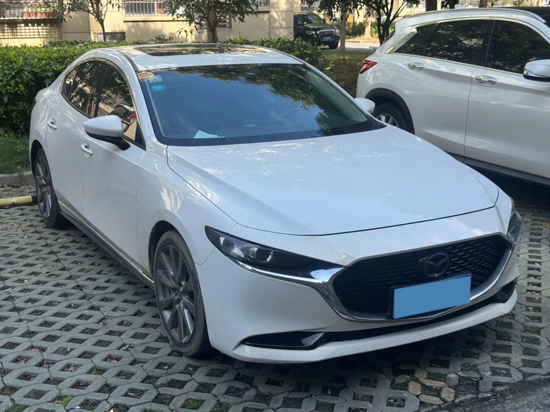 2020 MAZDA 3 thumbnail 2