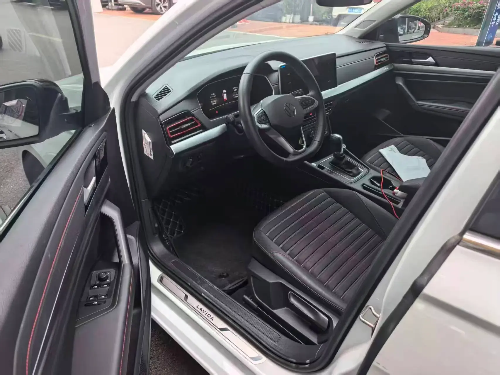 2024 VOLKSWAGEN LAVIDA thumbnail 2