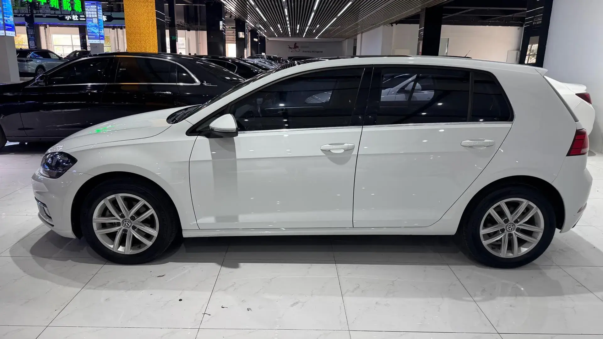 2018 VOLKSWAGEN GOLF thumbnail 3