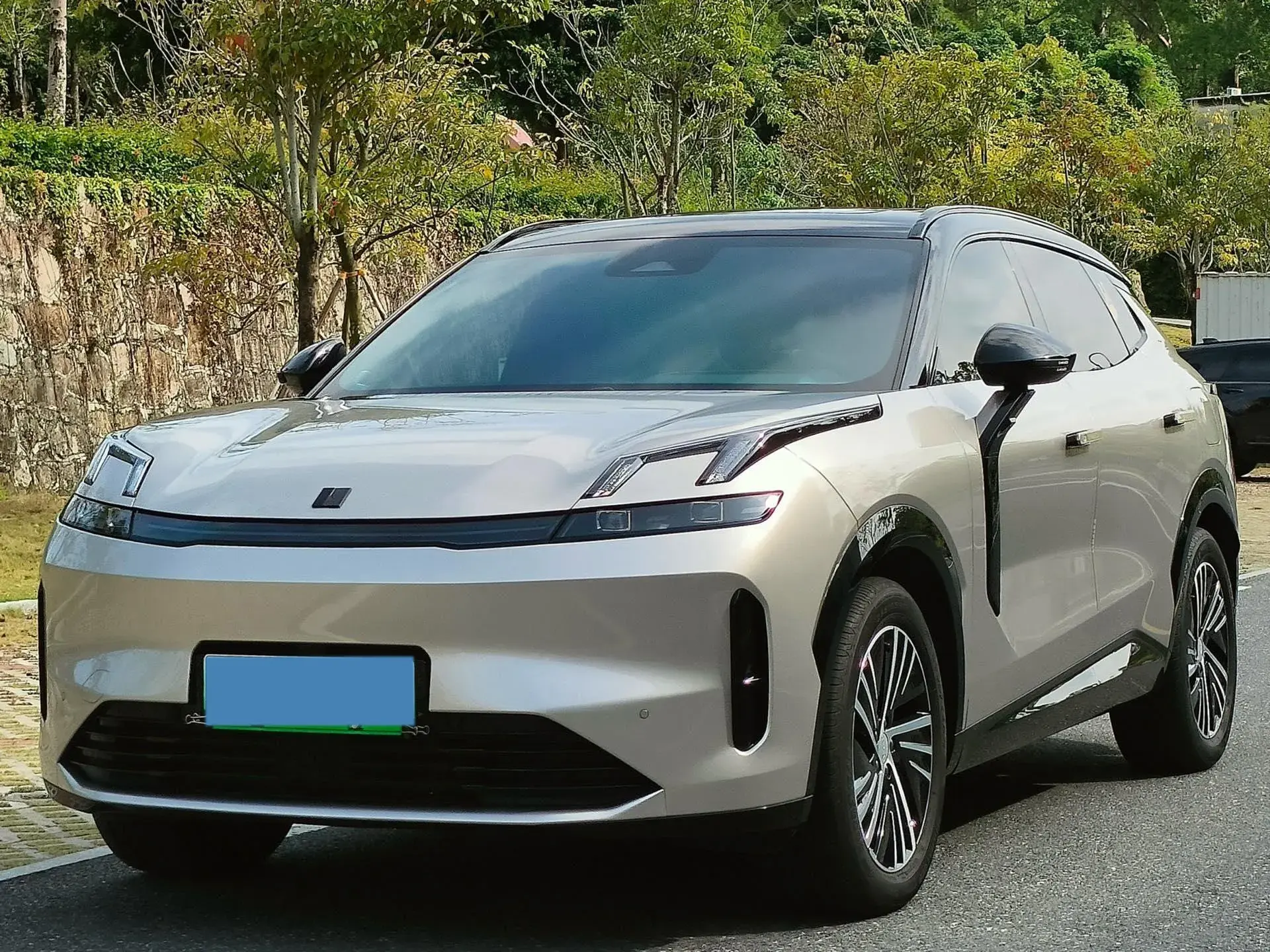 2023 LYNK&CO 08 view 1