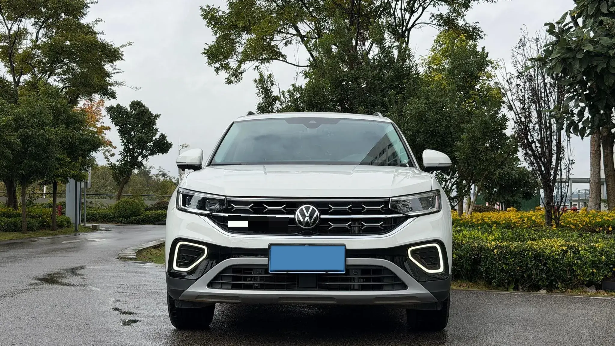 2024 VOLKSWAGEN TAYRON thumbnail 2