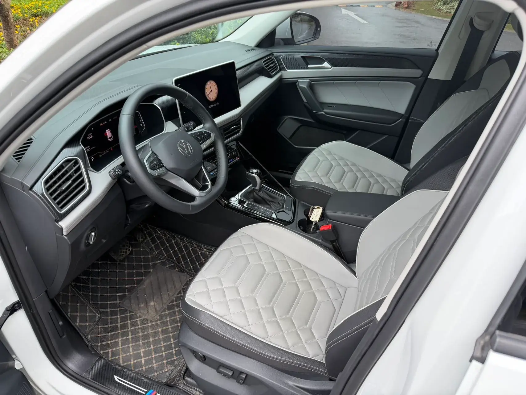 2024 VOLKSWAGEN TAYRON thumbnail 4