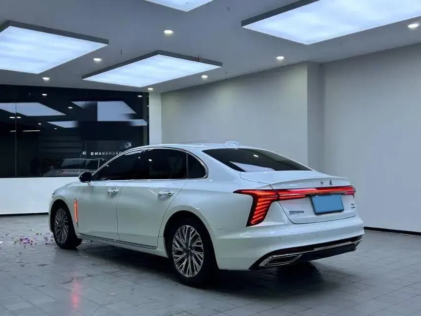 2023 HONGQI H5 thumbnail 4