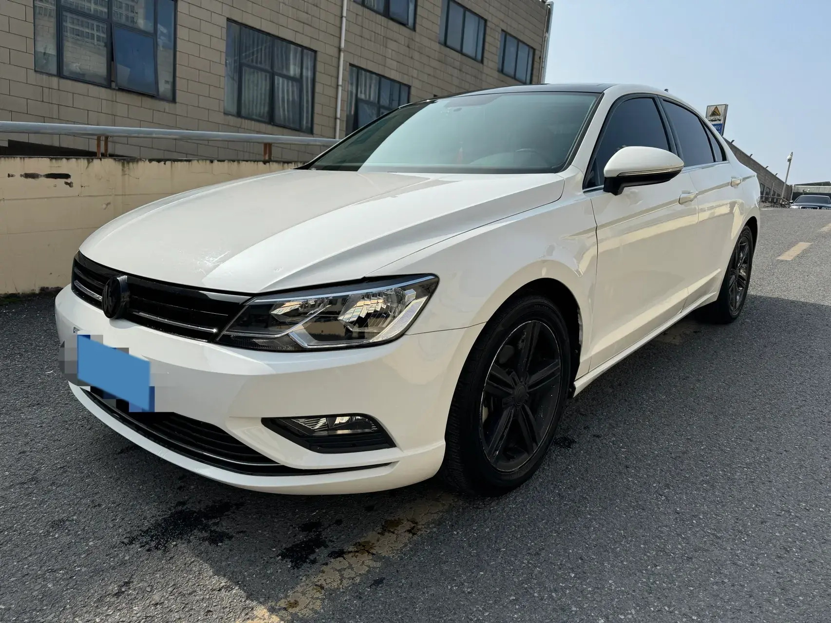 2018 VOLKSWAGEN LAMANDO view 1