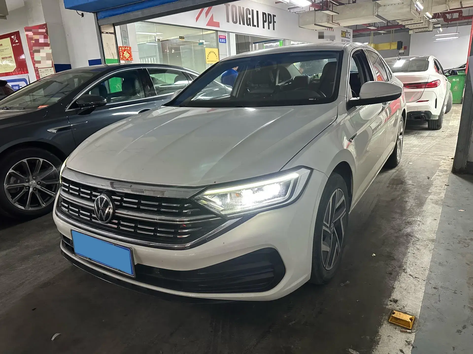 2023 VOLKSWAGEN SAGITAR view 1