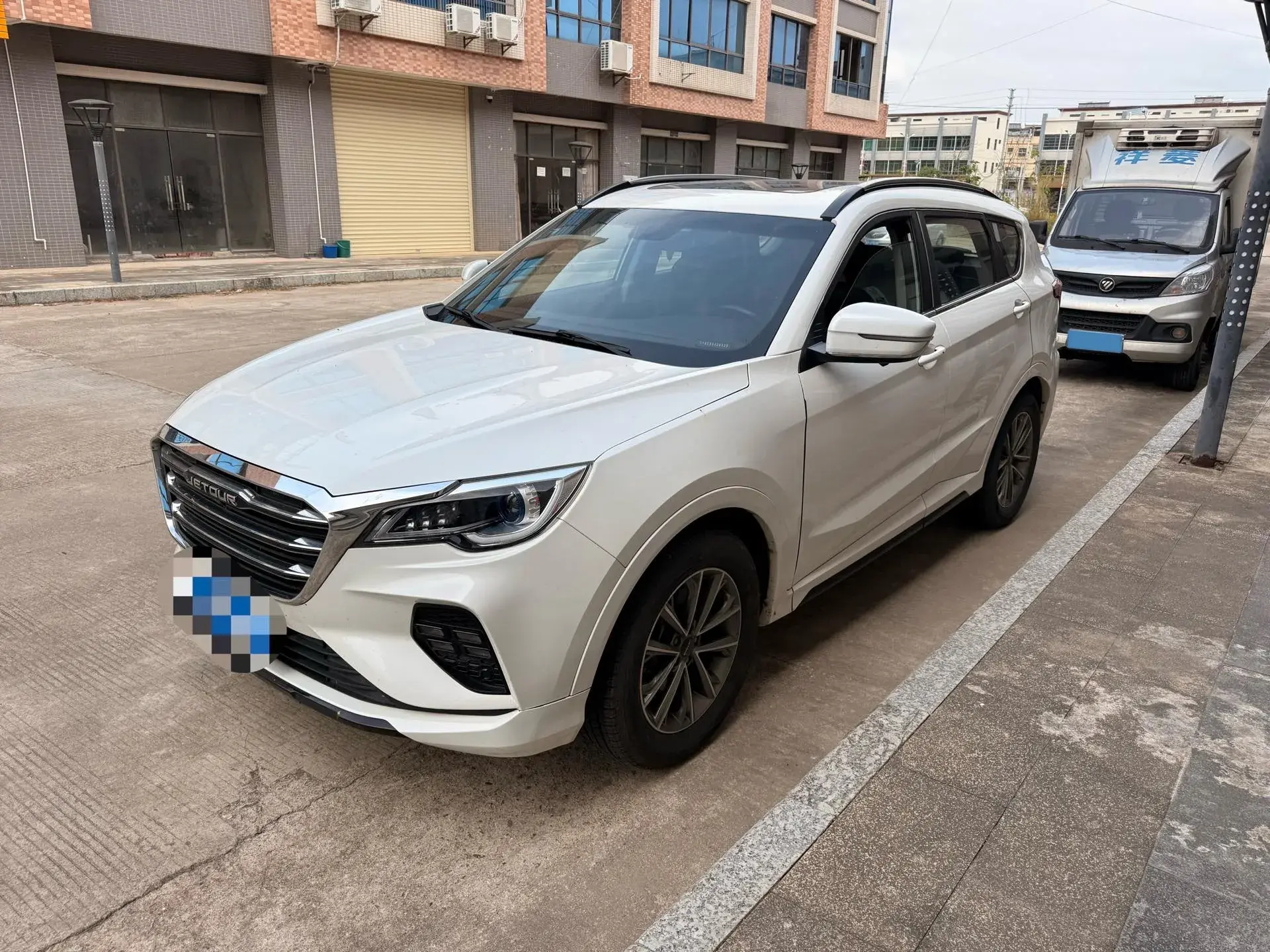 2020 JETOUR X70 view 1