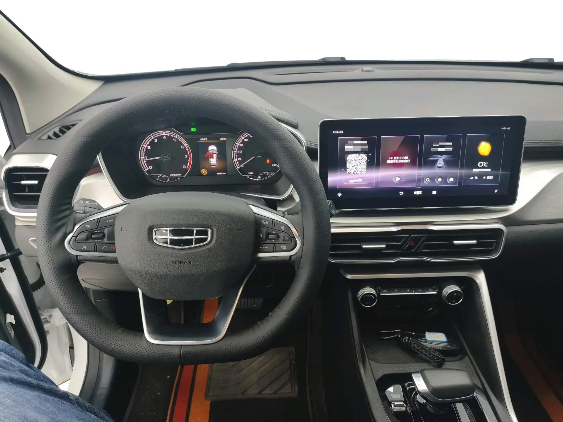 2021 GEELY COOLRAY thumbnail 4