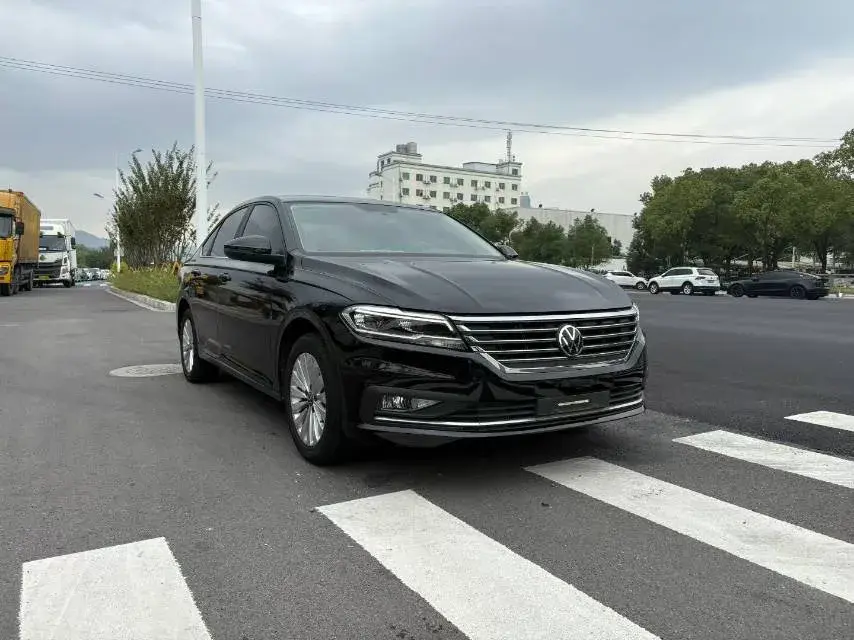 2021 VOLKSWAGEN LAVIDA thumbnail 3