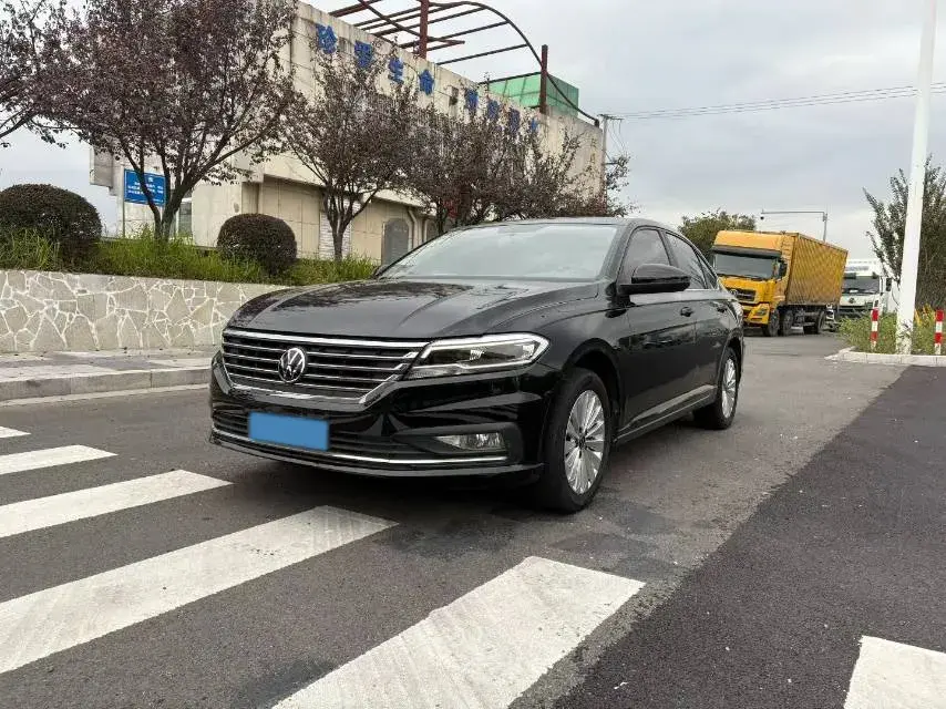 2021 VOLKSWAGEN LAVIDA view 1