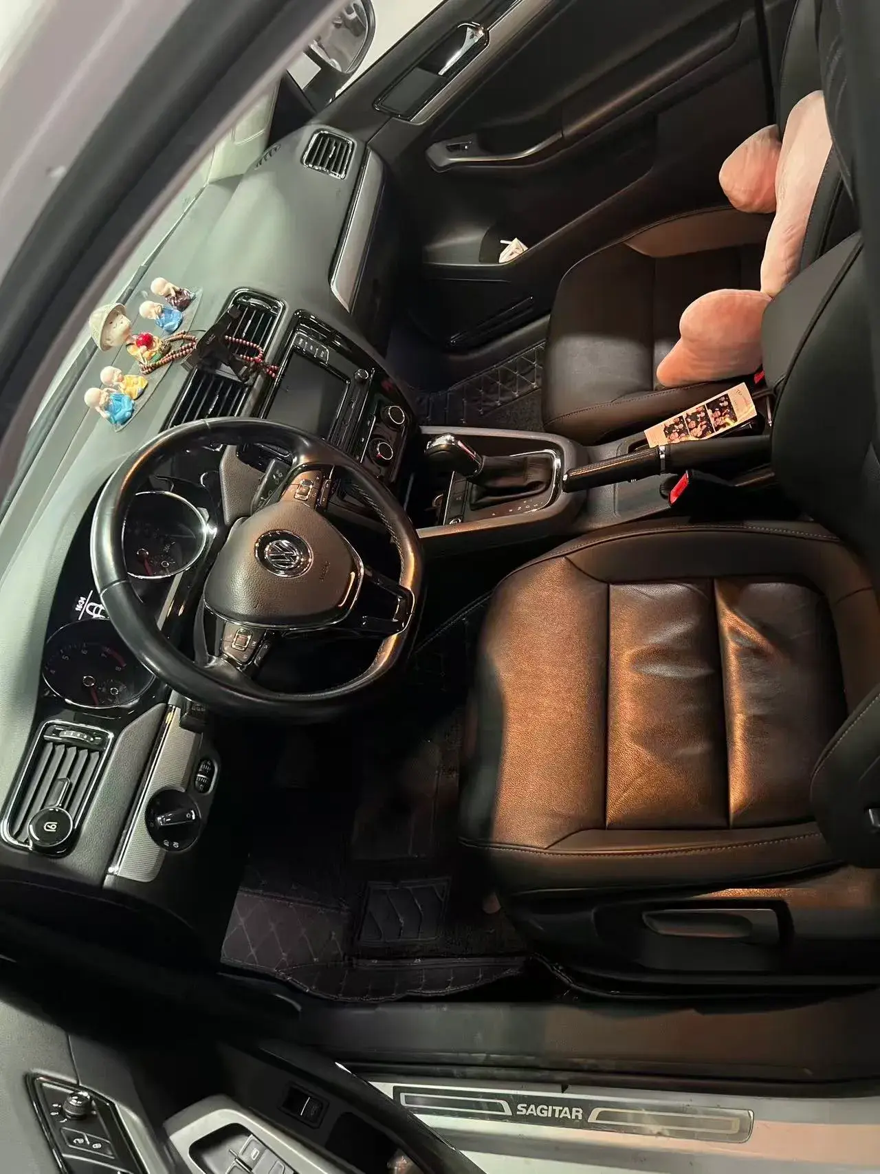 2018 VOLKSWAGEN SAGITAR thumbnail 3