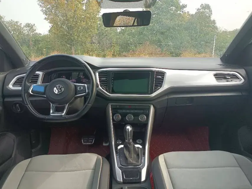 2020 VOLKSWAGEN T-ROC thumbnail 4