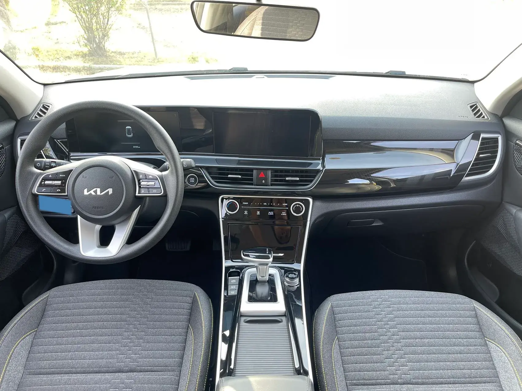 2023 KIA SELTOS thumbnail 4