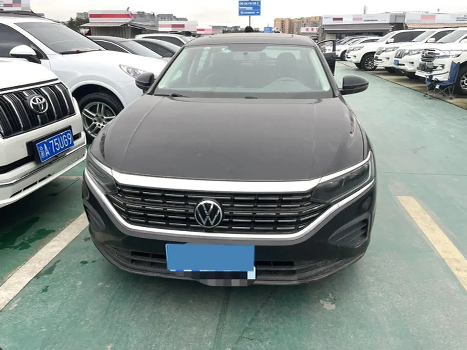 2022 VOLKSWAGEN PASSAT thumbnail 2
