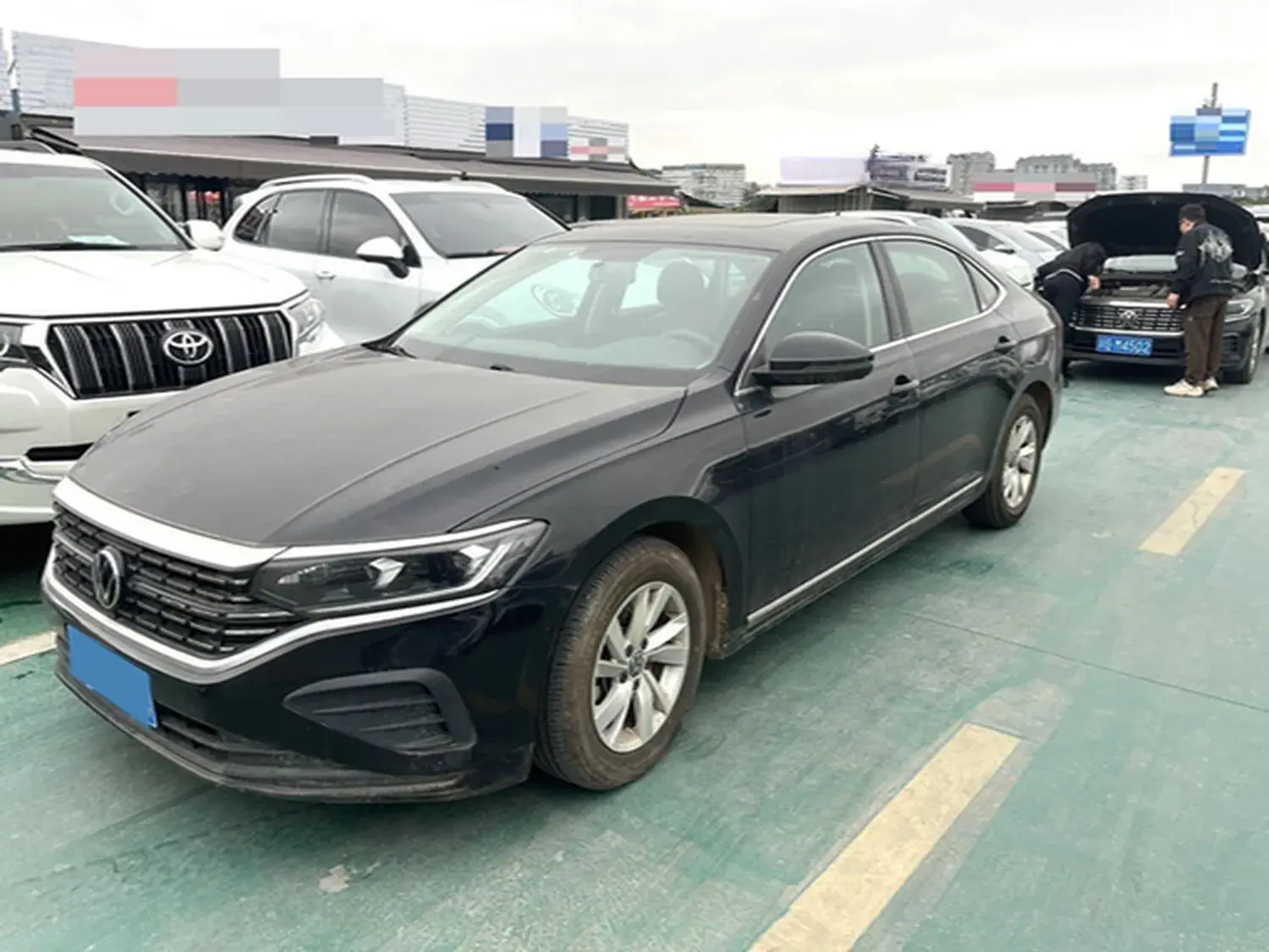 2022 VOLKSWAGEN PASSAT view 1