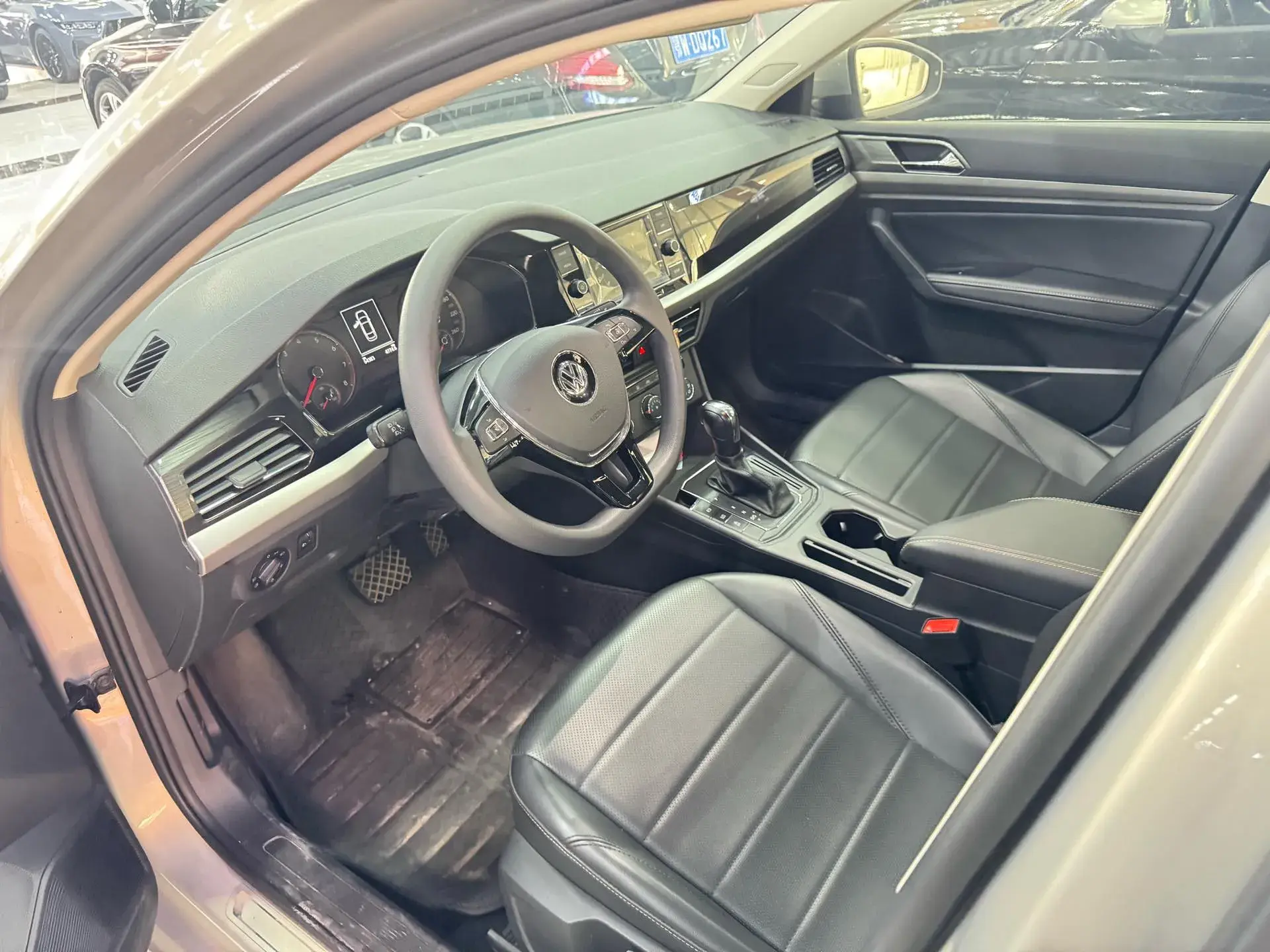 2019 VOLKSWAGEN LAVIDA thumbnail 3