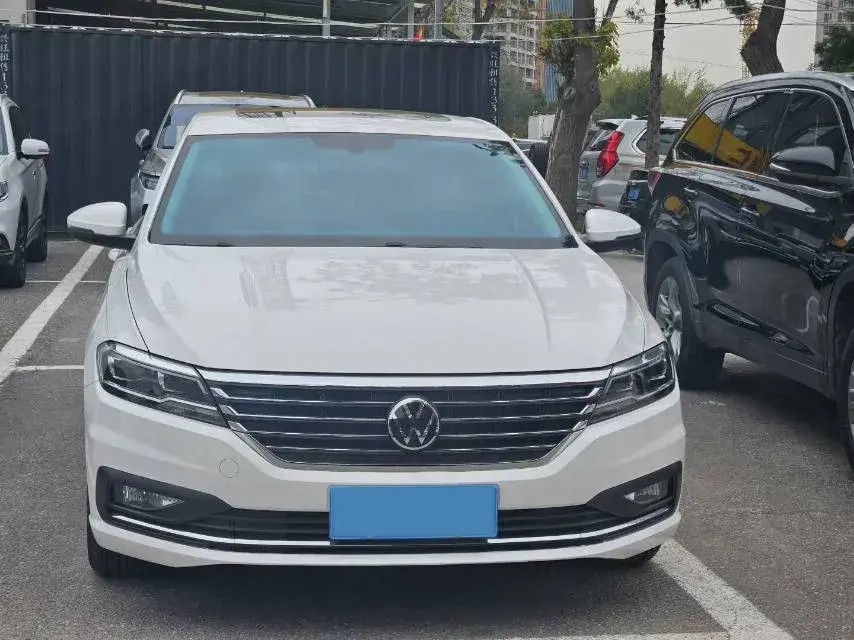 2021 VOLKSWAGEN LAVIDA thumbnail 2