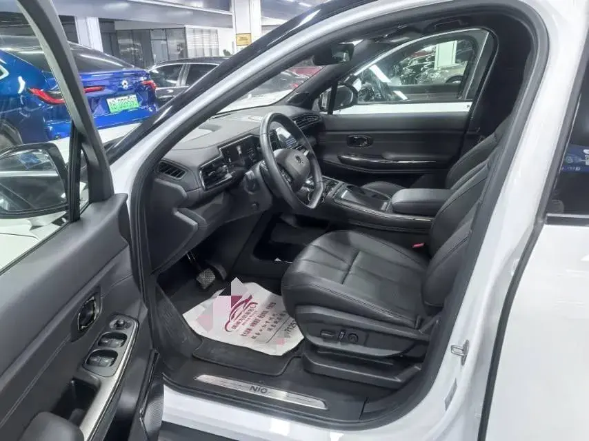 2022 NIO ES8 thumbnail 3