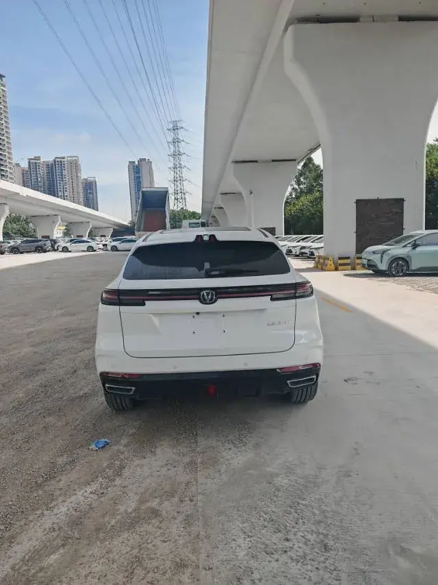 2023 CHANGAN UNI-K thumbnail 3