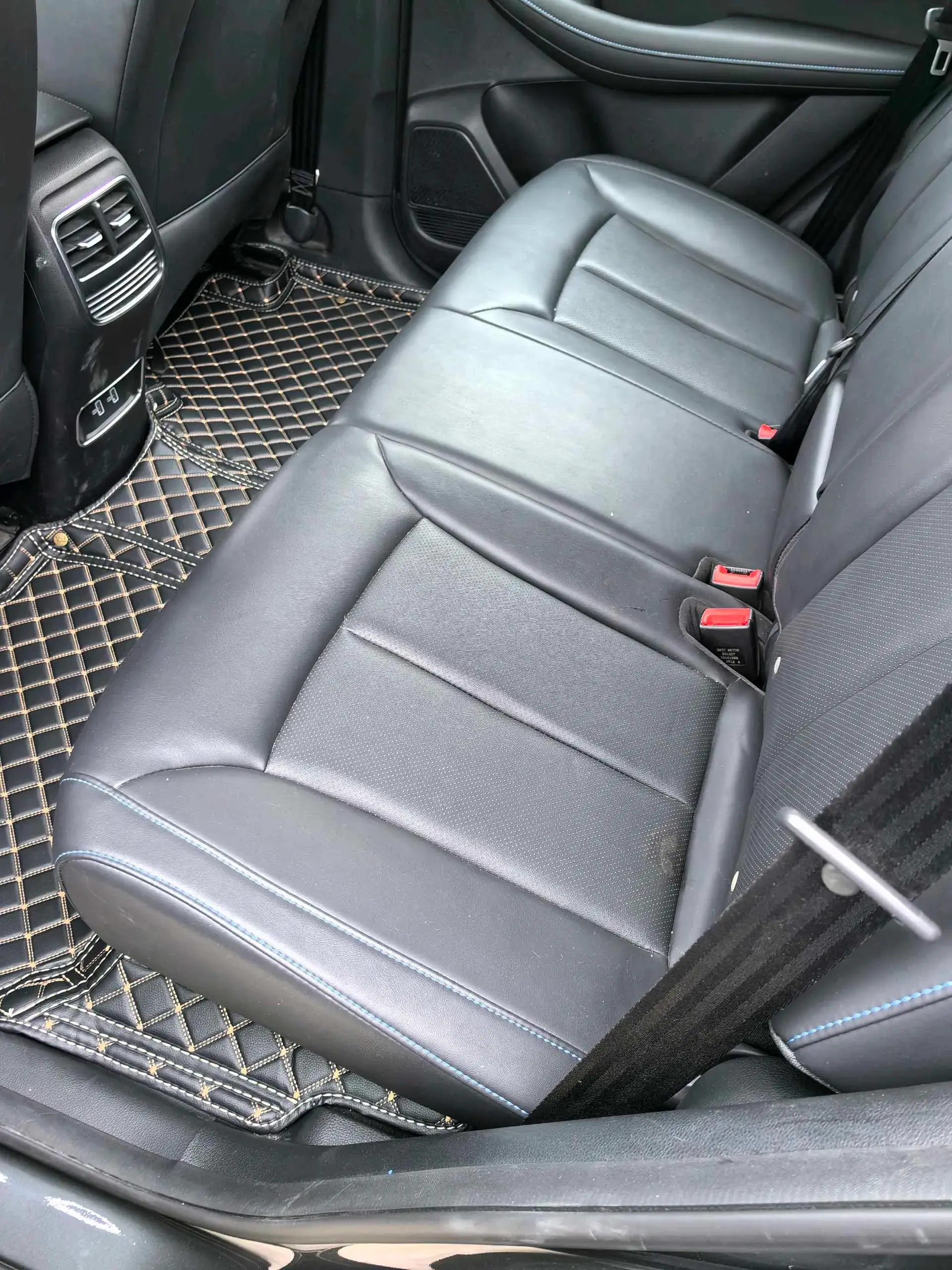 2023 ROEWE RX5 thumbnail 3