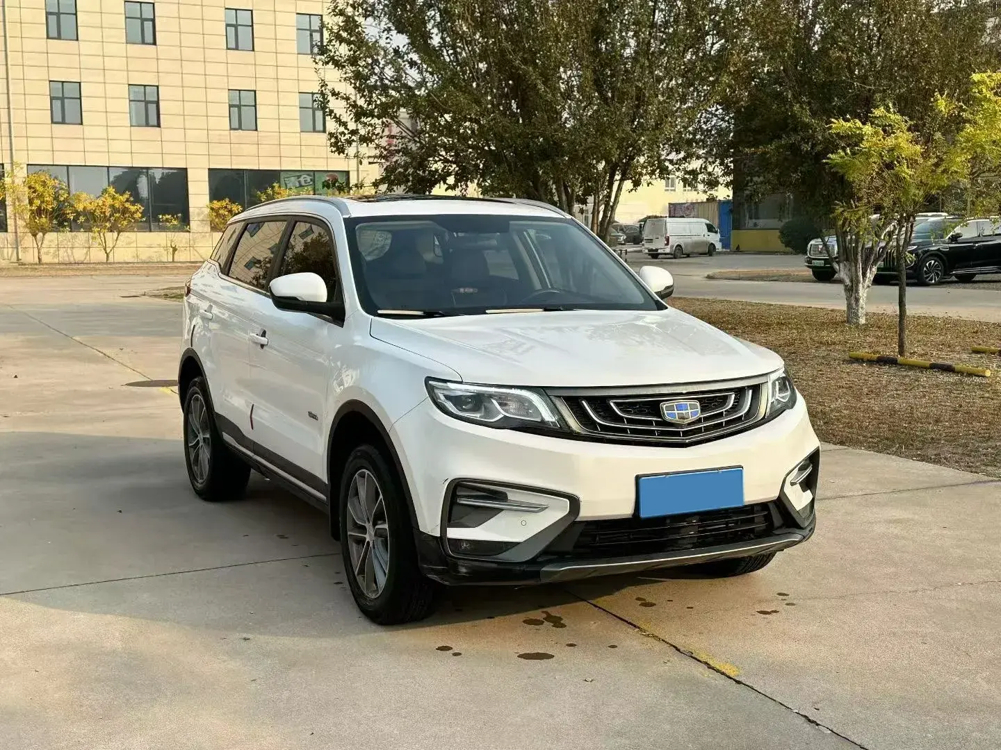 2018 GEELY AZKARRA thumbnail 3