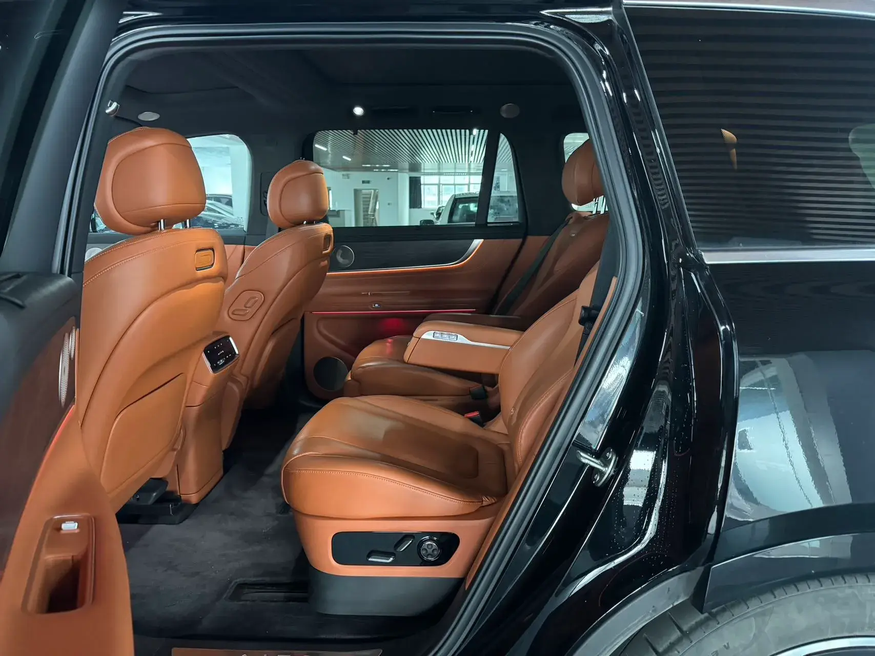 2024 AITO AITO thumbnail 4