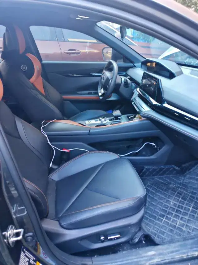 2023 CHANGAN UNI-V thumbnail 3