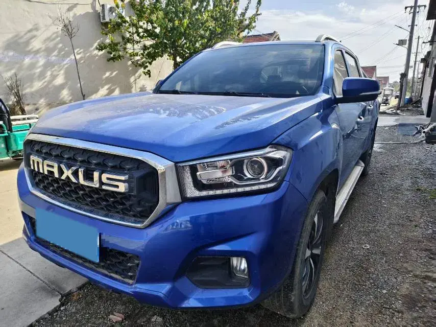 2022 MAXUS T70 view 1