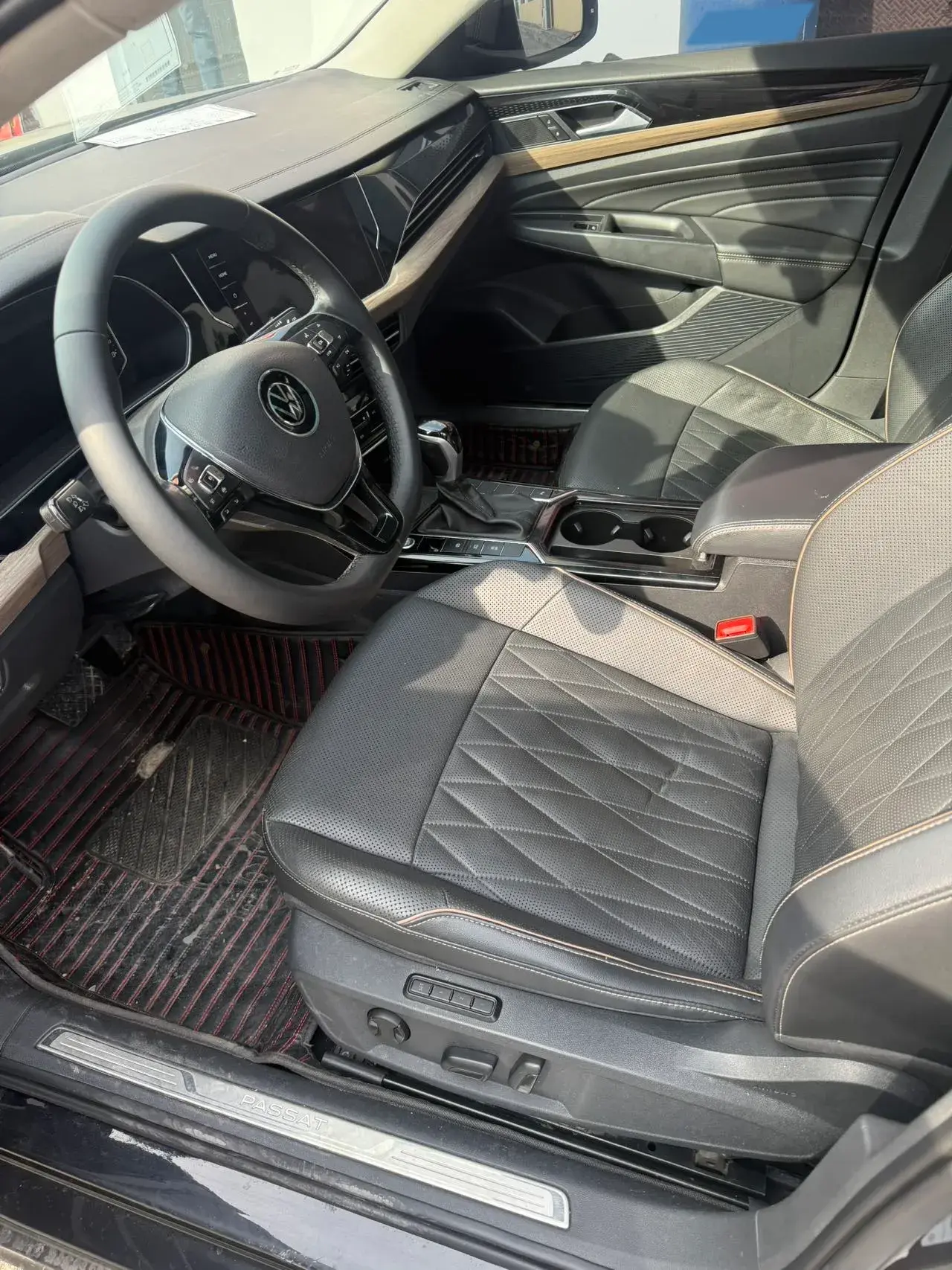 2020 VOLKSWAGEN PASSAT thumbnail 3